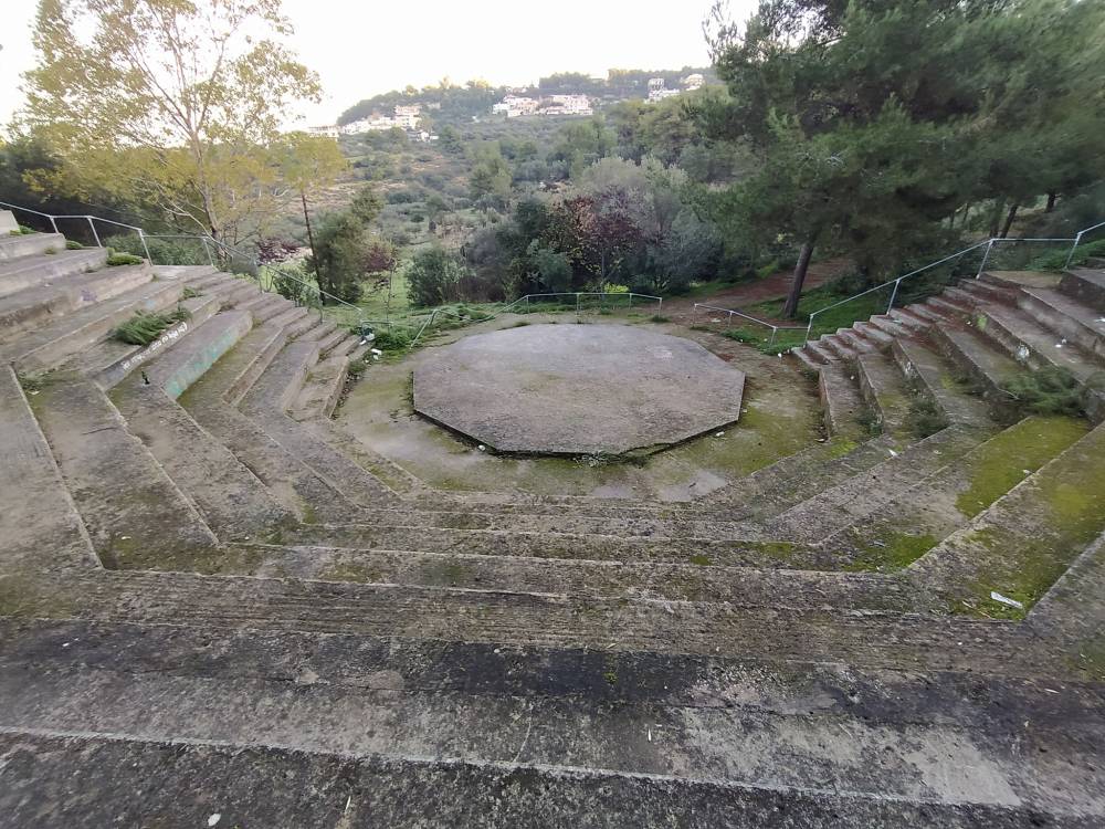 Αμφιθέατρο Λενταριανών