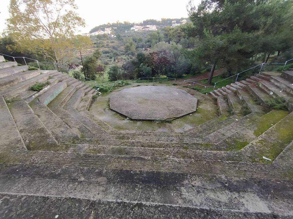 Αμφιθέατρο Λενταριανών